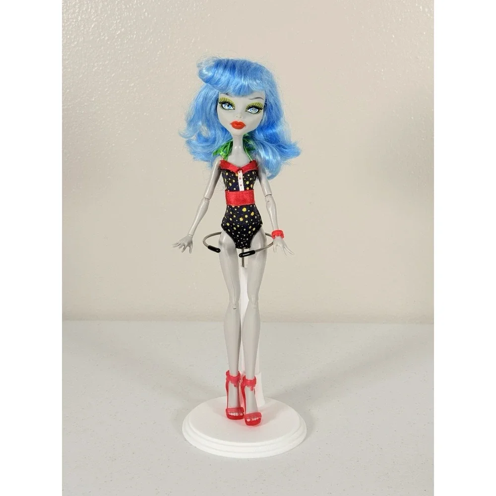 Monster High Ghoulia Yelps 2011 Skull Shores Fashion Zombie Preowned Blue Hair